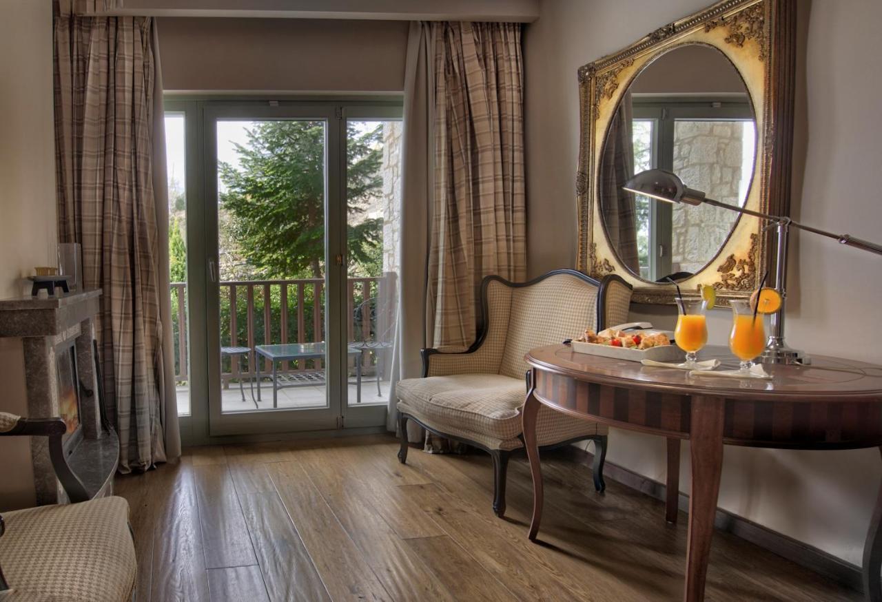 Hotel Aegli Arachova Extérieur photo